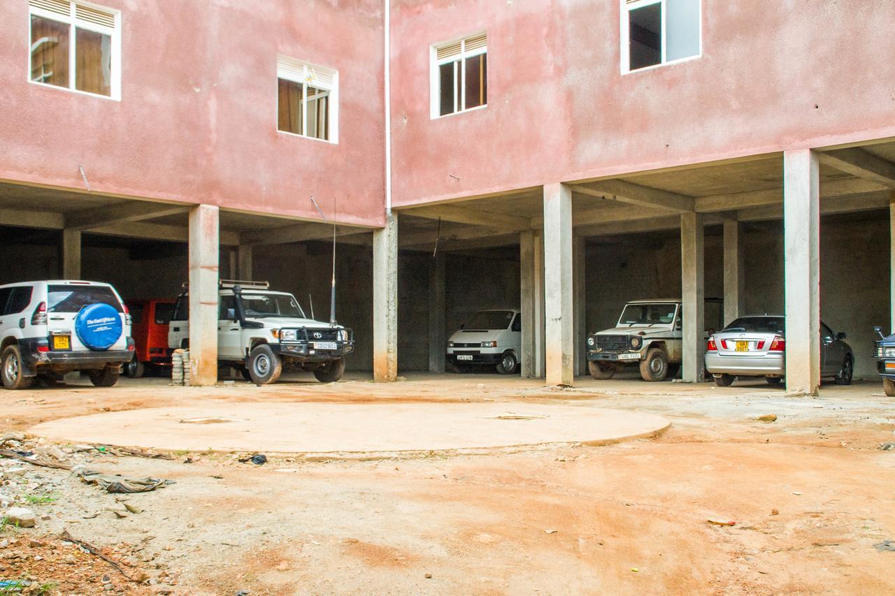 Pelikan Hotel Mbarara Exterior photo