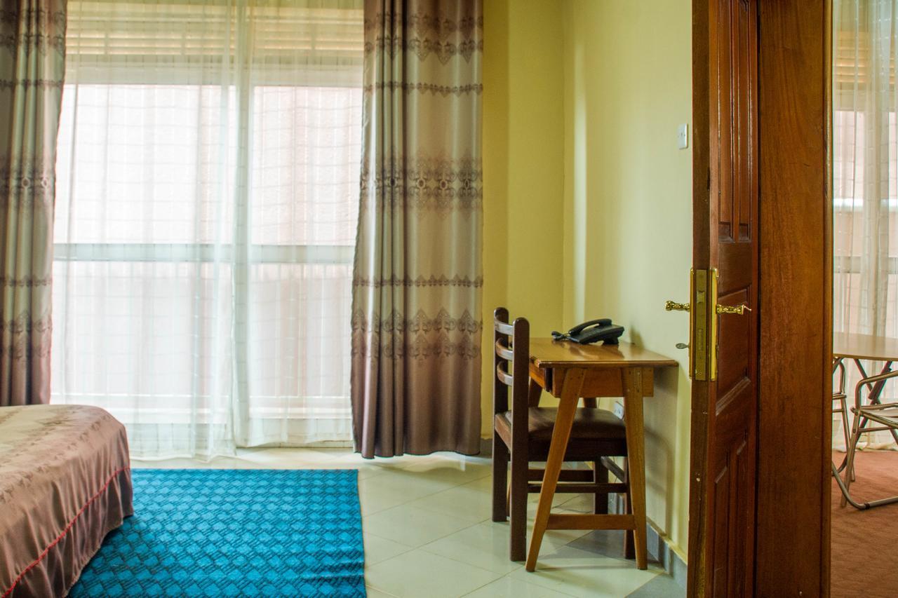 Pelikan Hotel Mbarara Exterior photo