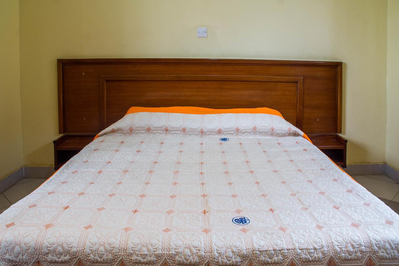 Pelikan Hotel Mbarara Exterior photo