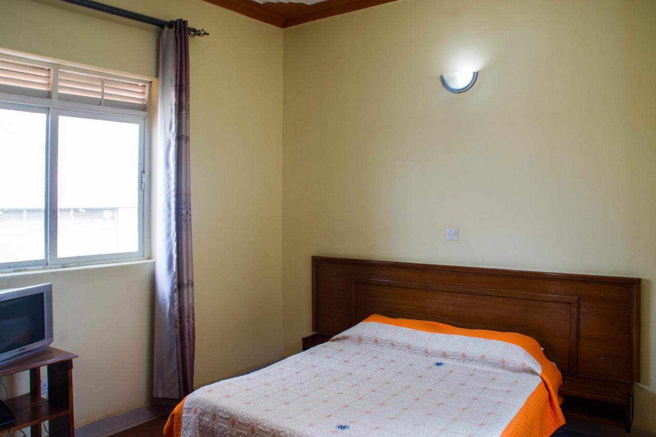 Pelikan Hotel Mbarara Exterior photo